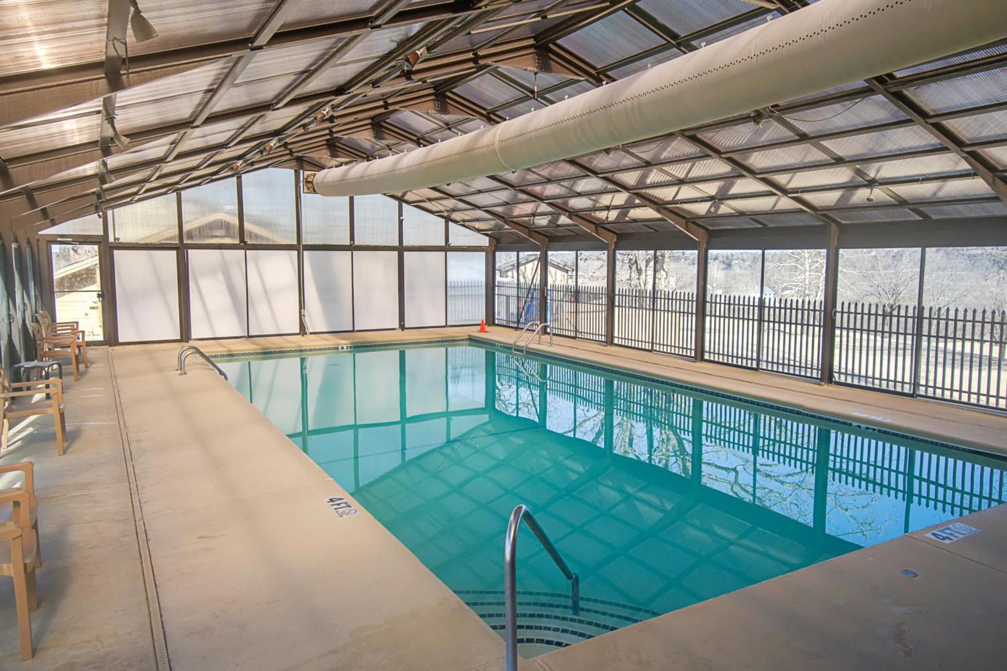 Lofty Retreat & Paradise Pointe Branson Pokoj fotografie