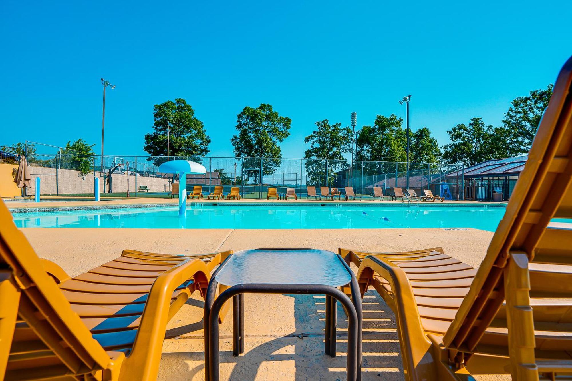 Lofty Retreat & Paradise Pointe Branson Pokoj fotografie